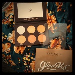 Anastasia Beverly Hills Glow Kit